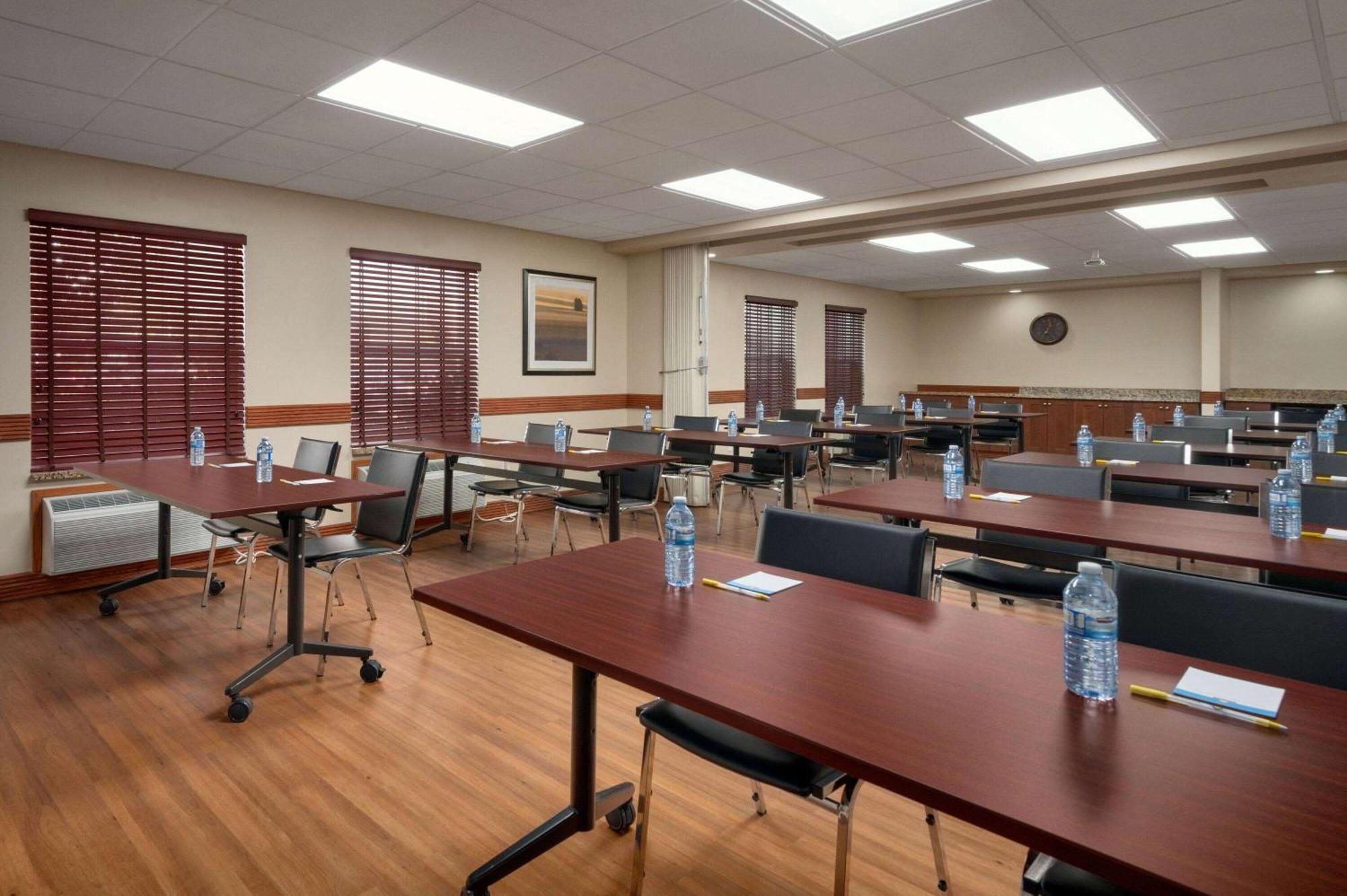 Days Inn & Suites By Wyndham Sherwood Park Edmonton Luaran gambar