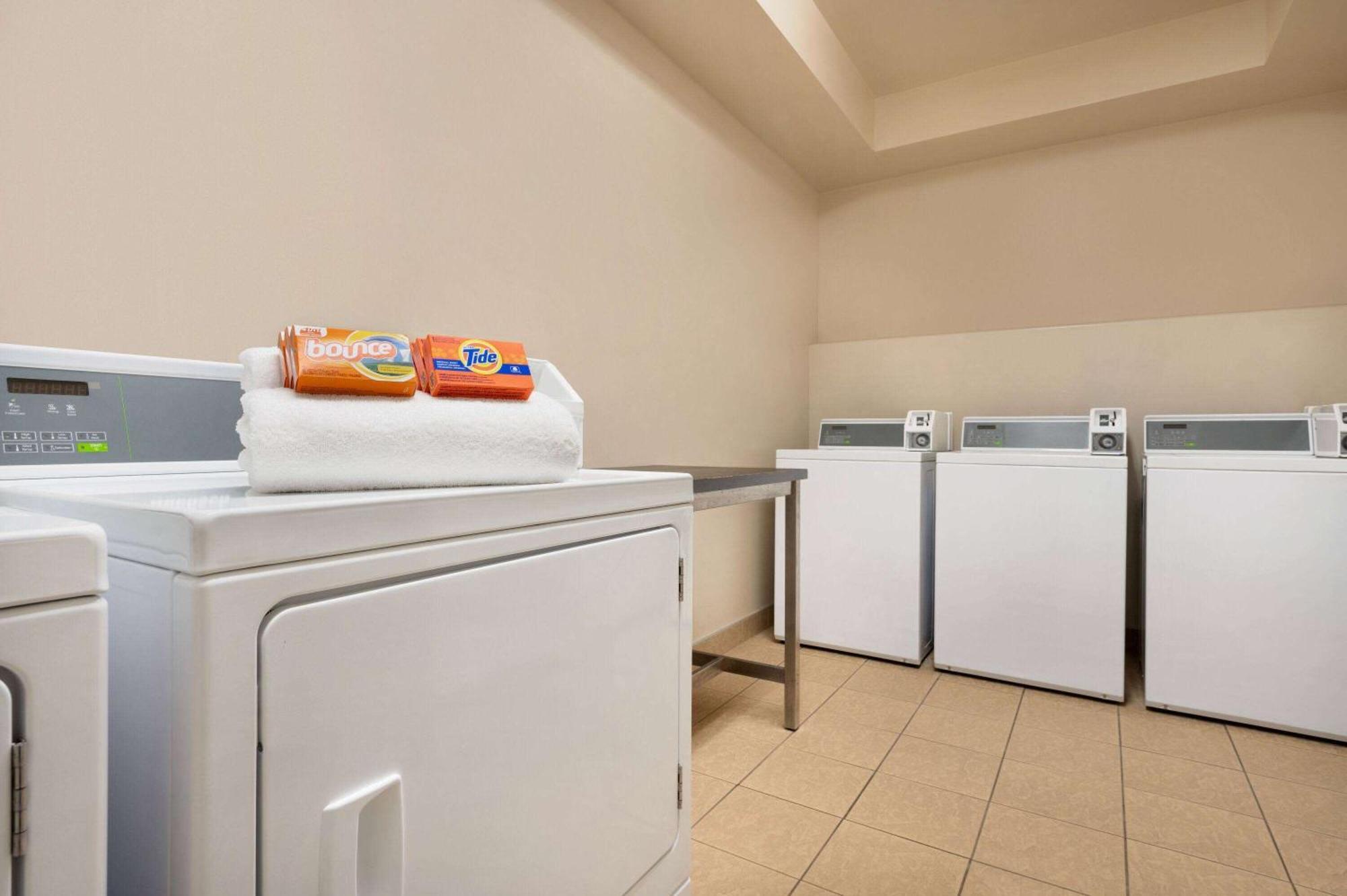 Days Inn & Suites By Wyndham Sherwood Park Edmonton Luaran gambar